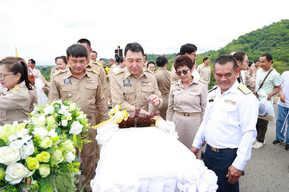 title - สำนักงานการปฏิรูปที่ดินจังหวัดเพชรบูรณ์เข้าร่วมพิธีปล่อยพันธุ์สัตว์น้ำเฉลิมพระเกียรติพระบาทสมเด็จพระเจ้าอยู่หัว เนื่องในโอกาสวันเฉลิมพระชนมพรรษา 28 กรกฎาคม 2569
